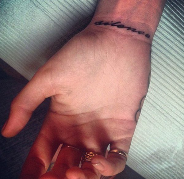 To jej dziesiąty tatuaż w tym półroczu! (FOTO)