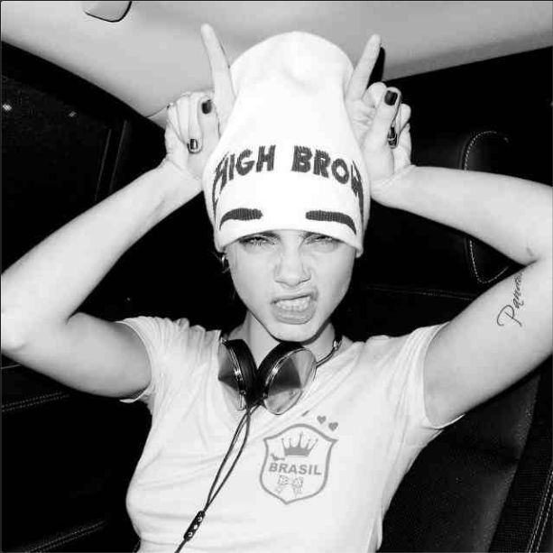 Cara Delevingne nie jest grzecznym aniołkiem (FOTO)