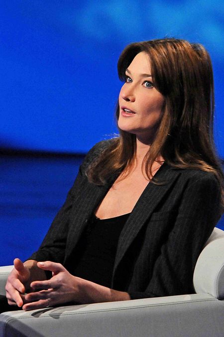 Wygląda jak Carla Bruni! (FOTO)