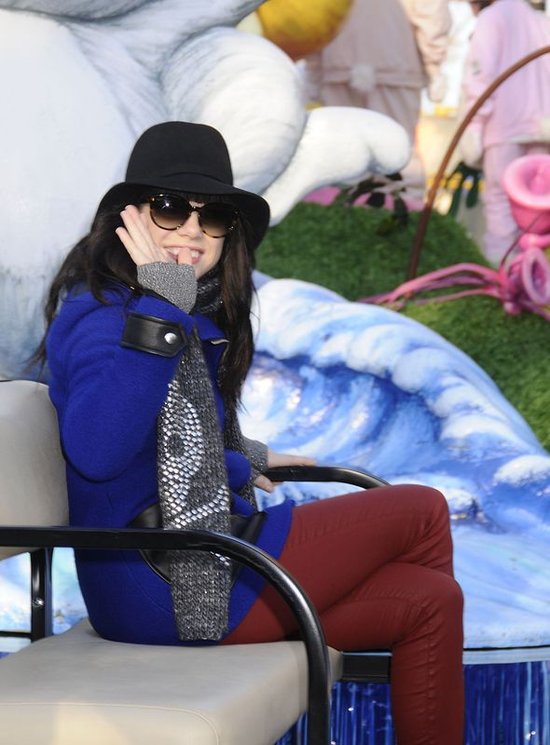 Za stara na błyskotliwy sukes? (FOTO) Za stara na błyskotliwy sukes? (FOTO)