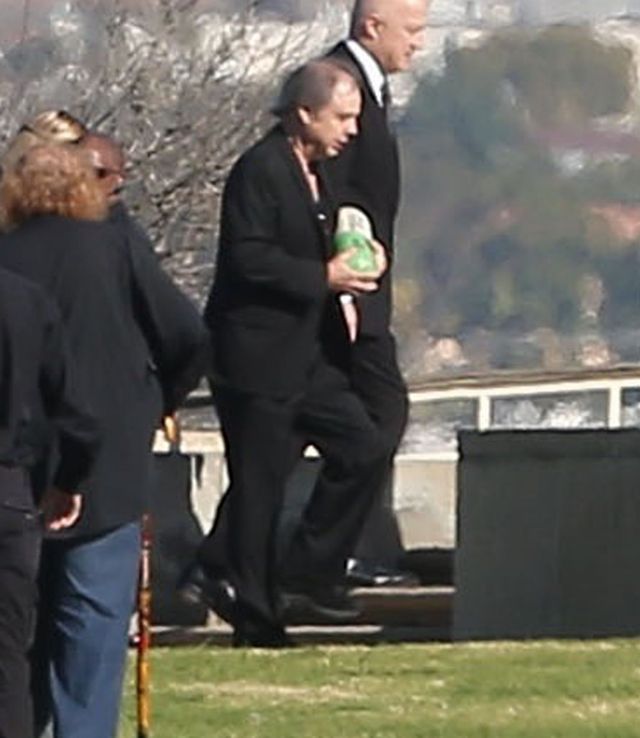 Nie uwierzysz, jaki kształt miała URNA z prochami Carrie Fisher