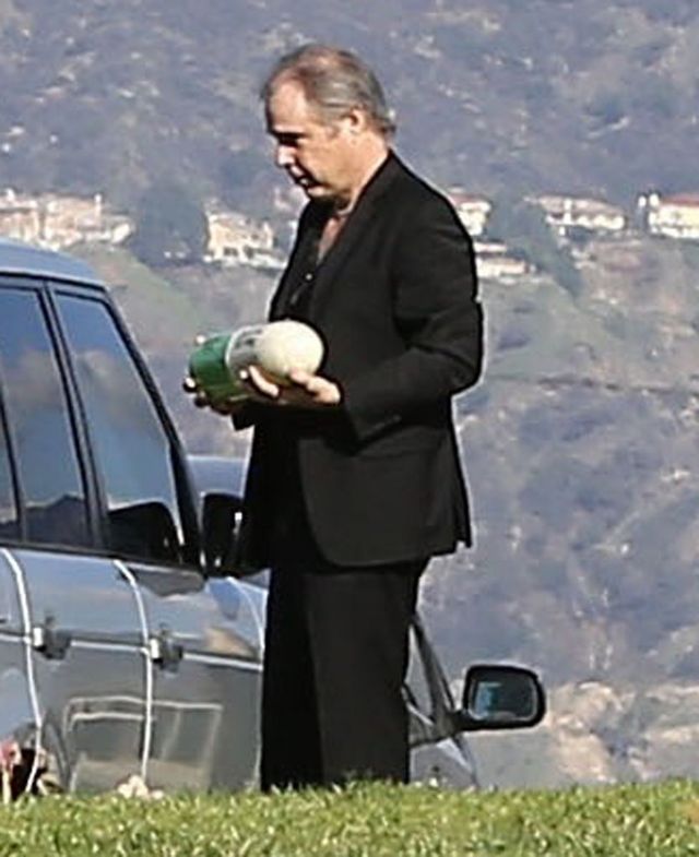 Nie uwierzysz, jaki kształt miała URNA z prochami Carrie Fisher