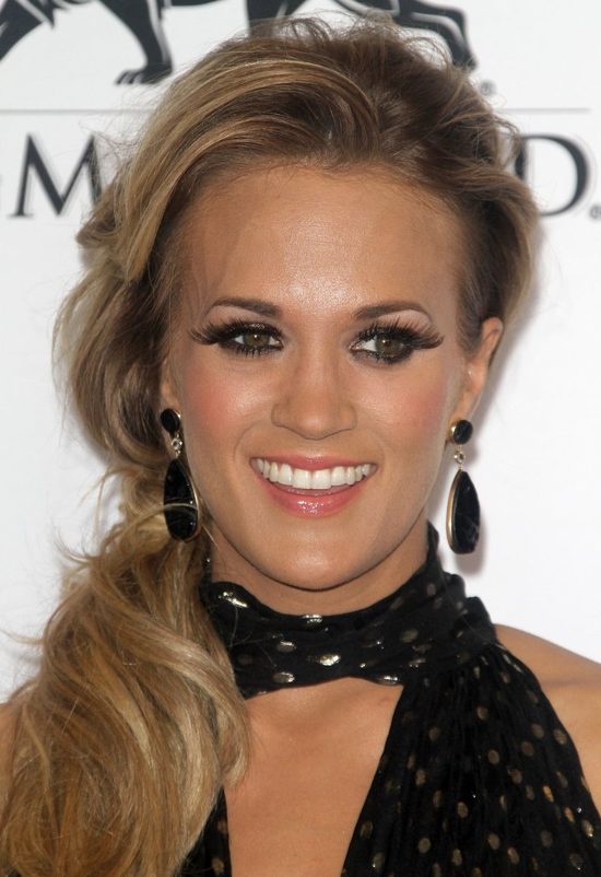 Syn Carrie Underwood przejmie... kij po ojcu? (FOTO) Syn Carrie Underwood przejmie... kij po ojcu? (FOTO)