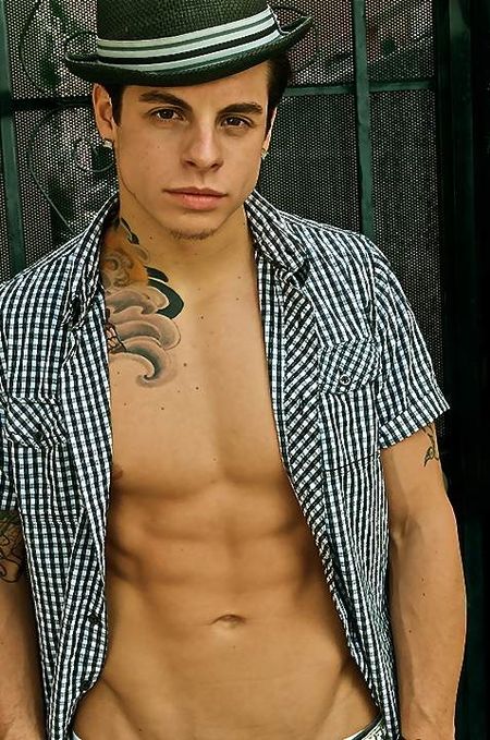 Jennifer Lopez kupiła chłopakowi samochód! Jennifer Lopez kupiła chłopakowi samochód!