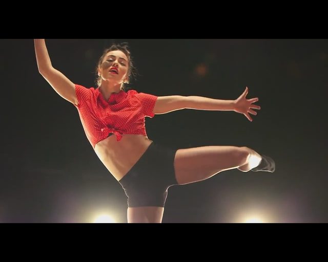 Tancerka ze znamieniem na twarzy nie podda się operacji Tancerka ze znamieniem na twarzy nie podda się operacji