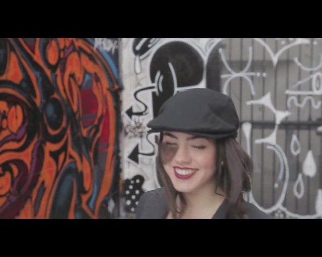 Tancerka ze znamieniem na twarzy nie podda się operacji Tancerka ze znamieniem na twarzy nie podda się operacji