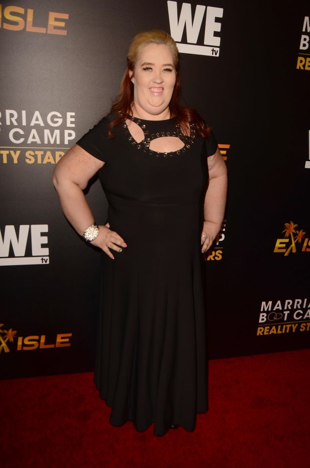Mama June zrzuciła 136 kilogramów i pozuje w bieliźnie! Mama June zrzuciła 136 kilogramów i pozuje w bieliźnie!