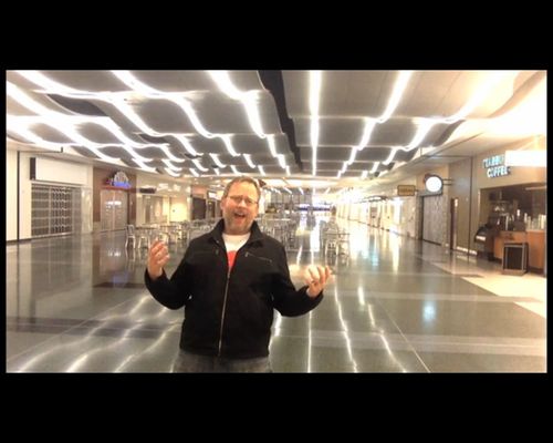 Jak zwrócić na siebie uwagę idola? Jemu się udało! [VIDEO]