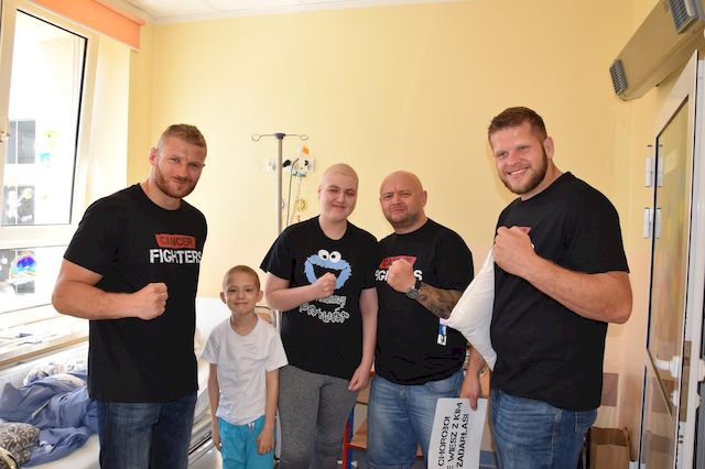 Shape: Sylwia i Akop Szostakowie wspierają dzieci chore na raka (FOTO) Shape: Sylwia i Akop Szostakowie wspierają dzieci chore na raka (FOTO)