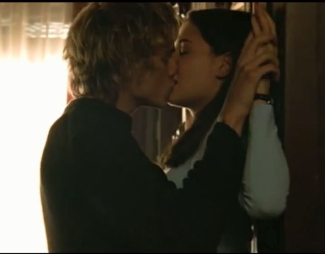 Jaki jest Charlie Hunnam w łóżku? (VIDEO)