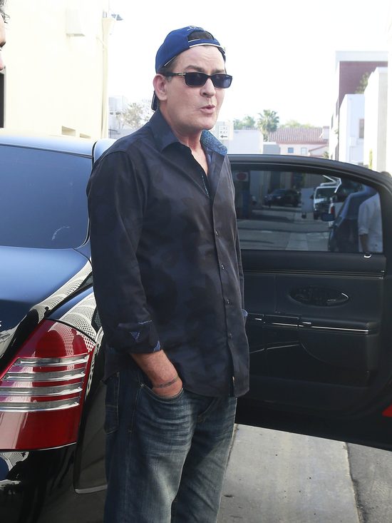 TMZ: Charlie Sheen jest nosicielem wirusa HIV