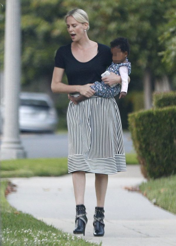 Charlize Theron z synem i córką (FOTO)