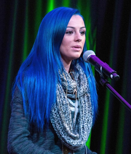 Cher Lloyd zafarbowała włosy na niebiesko (FOTO)