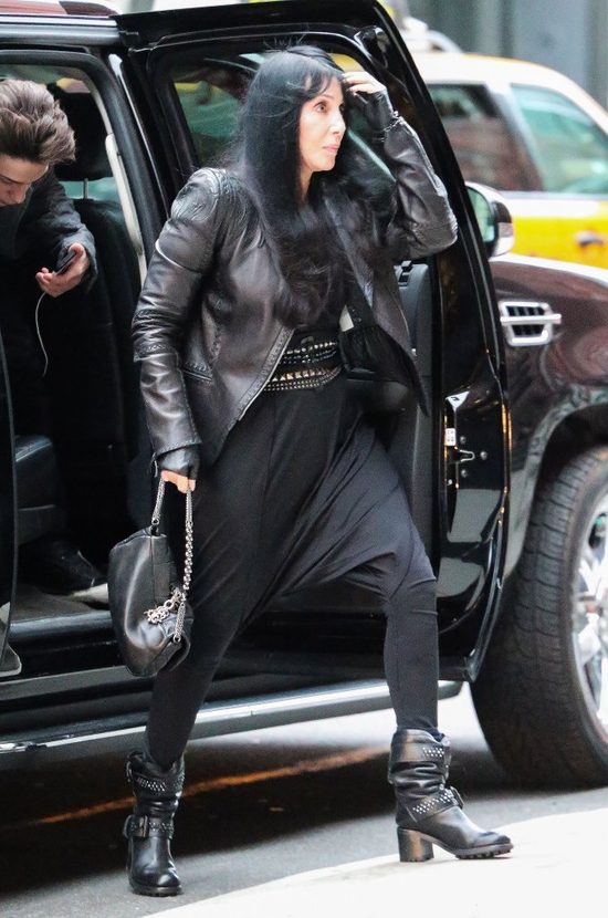 Czy Cher wygląda na śmiertelnie chorą? (FOTO) Czy Cher wygląda na śmiertelnie chorą? (FOTO)