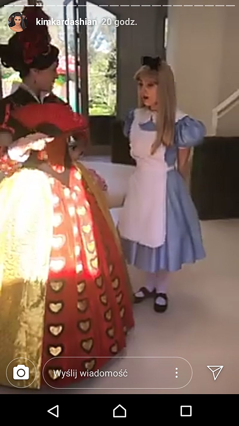 Kim Kardashian urządziła Chicago przyjęcie jak z Alicji w Krainie Czarów