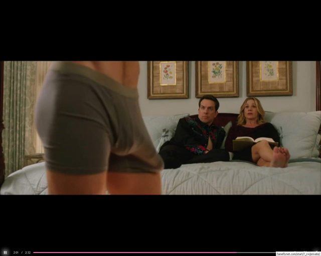 OMG. Co Chris Hemsworth ma w bokserkach? [VIDEO]