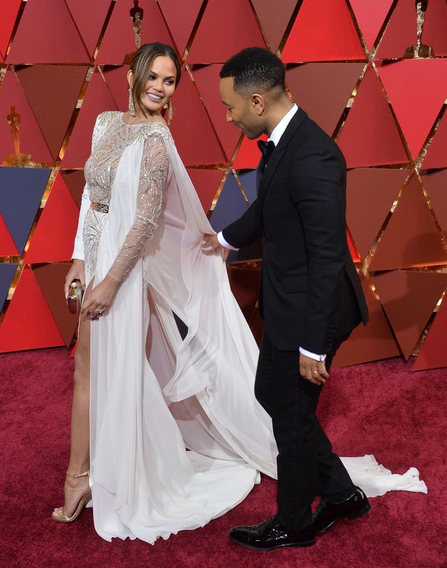 Wielu twierdzi, że pod tą kreacją skrywała ciążowy brzuszek