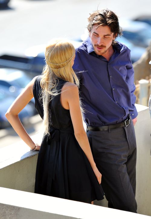 Christian Bale i Isabel Lucas na planie nowego filmu (FOTO)