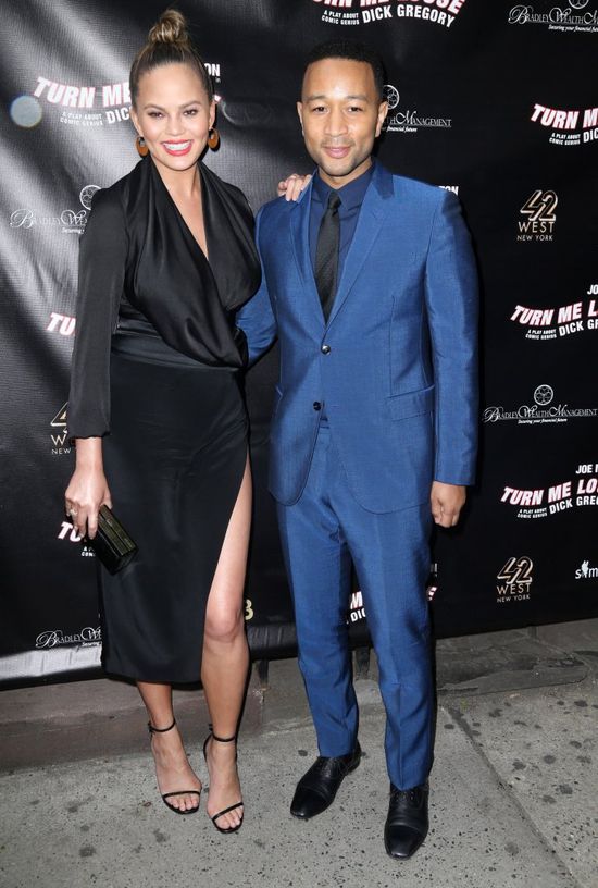 Chrissy Teigen zirytowała internautów swoimi Twittami Chrissy Teigen zirytowała internautów swoimi Twittami