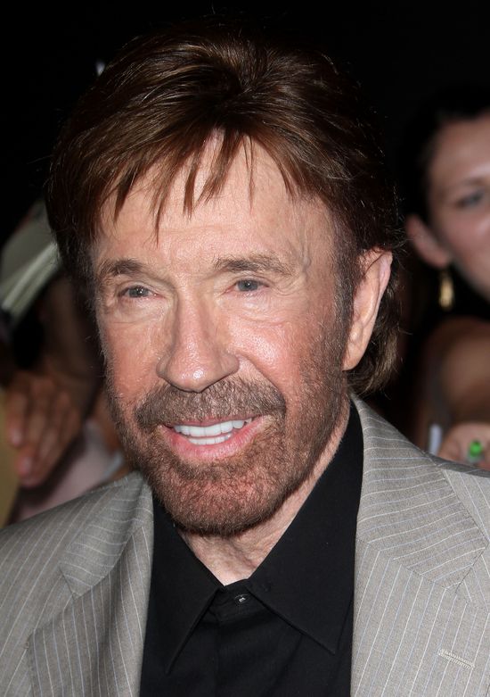 Czy Chuck Norris zgolił brodę? (FOTO)