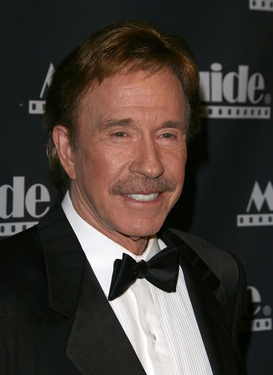 Czy Chuck Norris zgolił brodę? (FOTO)