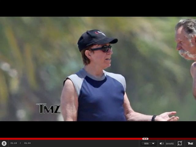 Czy Chuck Norris zgolił brodę? (FOTO)