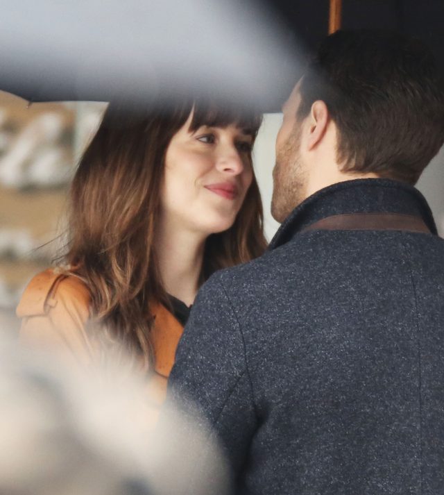 Ciemniejsza strona Greya - mamy zdjęcie POCAŁUNKU (FOTO)