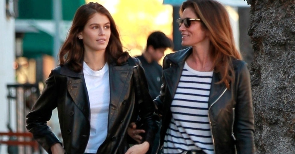 17-letnia Kaia Gerber z mamą, Cindy Crawford na zakupach (ZDJĘCIA) 17-letnia Kaia Gerber z mamą, Cindy Crawford na zakupach (ZDJĘCIA)