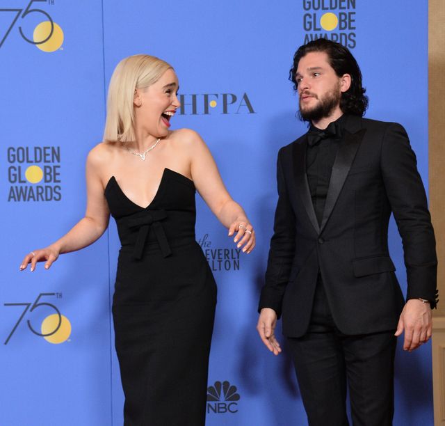 Na Emilię Clark na Złotych Globach 2018 patrzyli wszyscy (ZDJĘCIA) Na Emilię Clark na Złotych Globach 2018 patrzyli wszyscy (ZDJĘCIA)