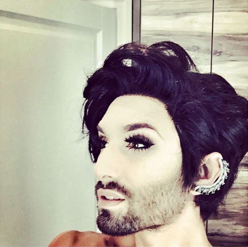 Conchita Wurst bez brody i w blondzie (Instagram)