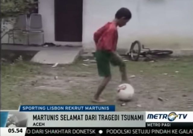 Wow! Cristiano Ronaldo ocalił go po tsunami. Teraz... VIDEO