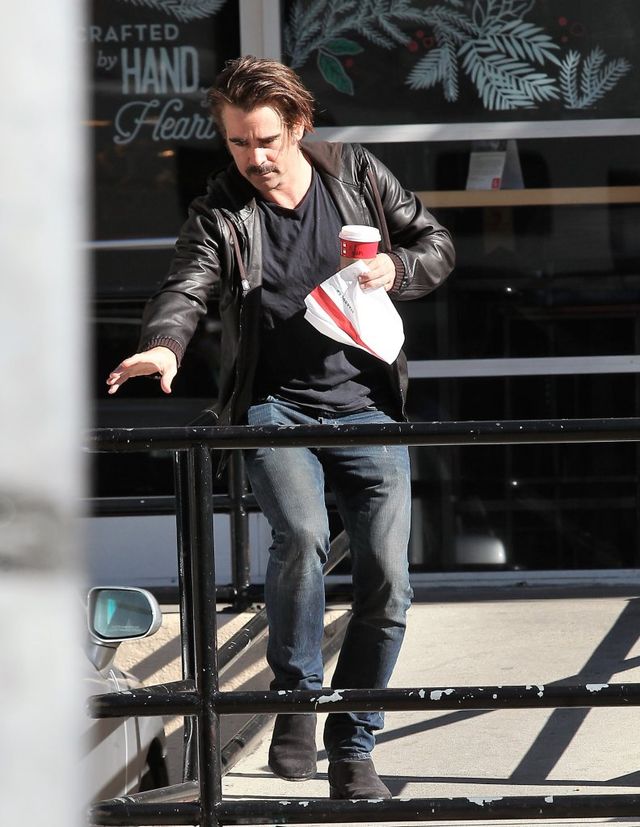 Co oni mają z tymi wąsami? Ten przystojniak wygąda w nich naprawdę słabo (FOTO)