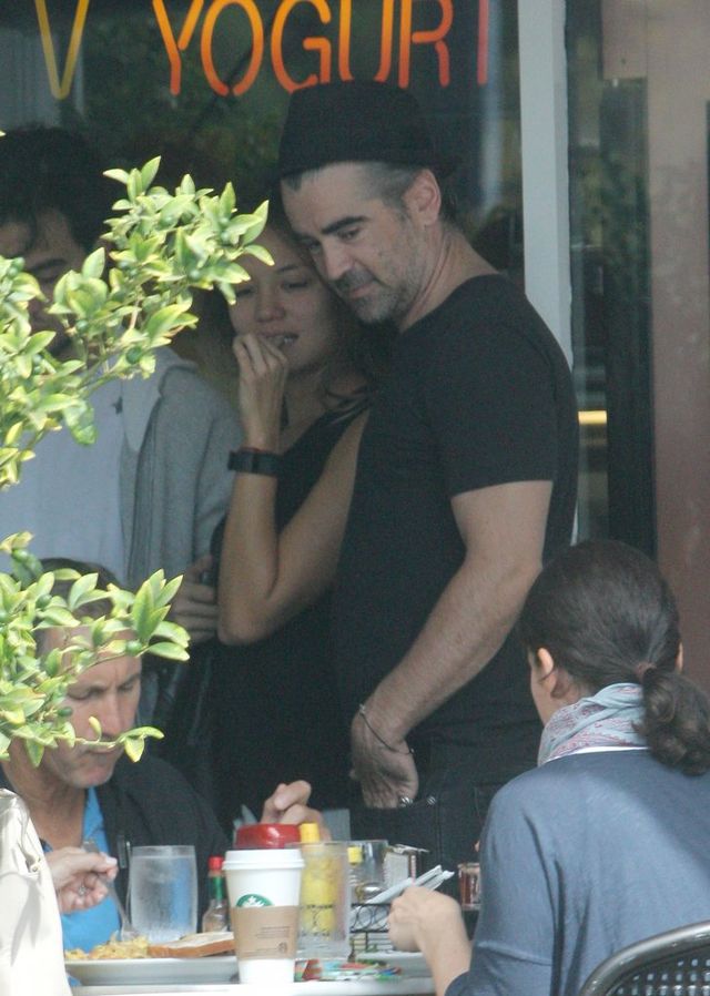 Co oni mają z tymi wąsami? Ten przystojniak wygąda w nich naprawdę słabo (FOTO)