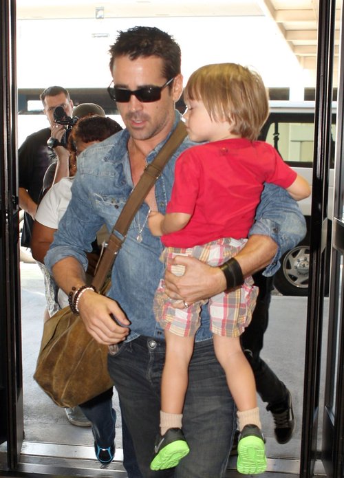 Troskliwy tata Colin Farrell (FOTO)