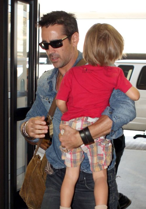 Troskliwy tata Colin Farrell (FOTO)