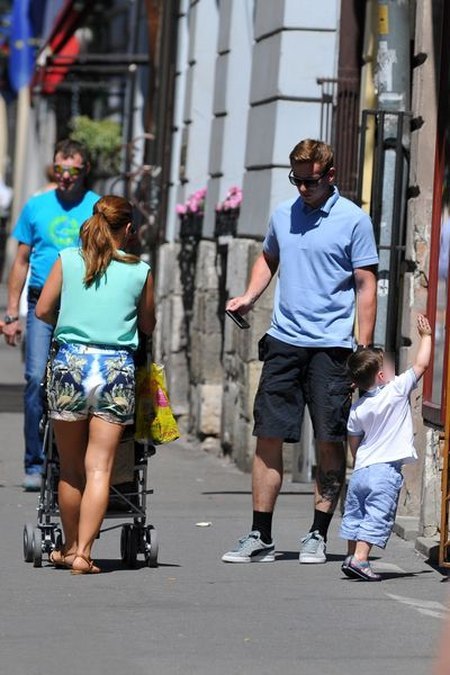 Coleen Rooney z dzieckiem w Krakowie (FOTO) Coleen Rooney z dzieckiem w Krakowie (FOTO)