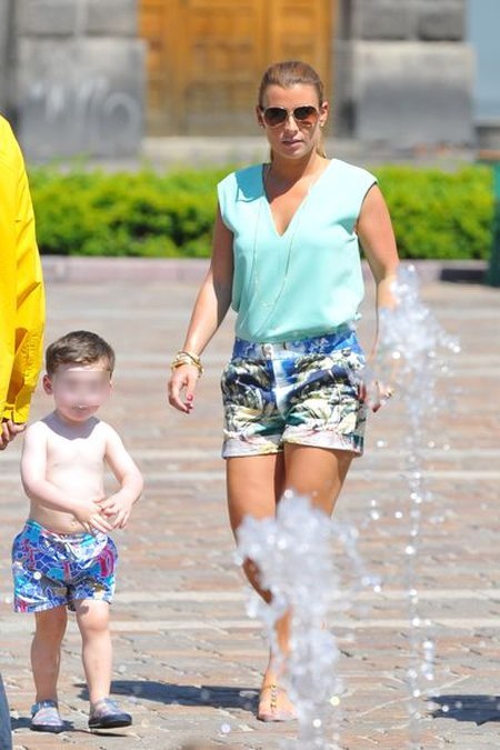 Coleen Rooney z dzieckiem w Krakowie (FOTO) Coleen Rooney z dzieckiem w Krakowie (FOTO)