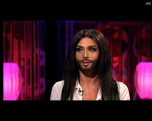 Jak Conchita Wurst wygląda w domowych pieleszach? [VIDEO]