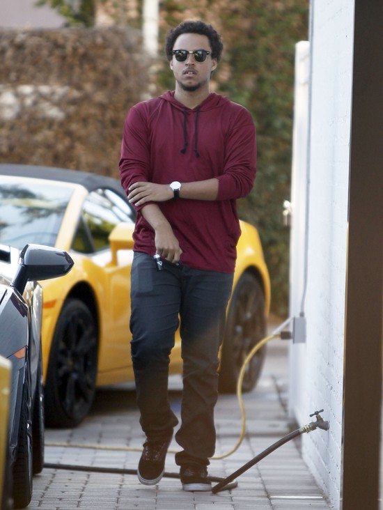 Connor Cruise (syn Toma Cruise'a) kupuje Lamborghini? (FOTO)