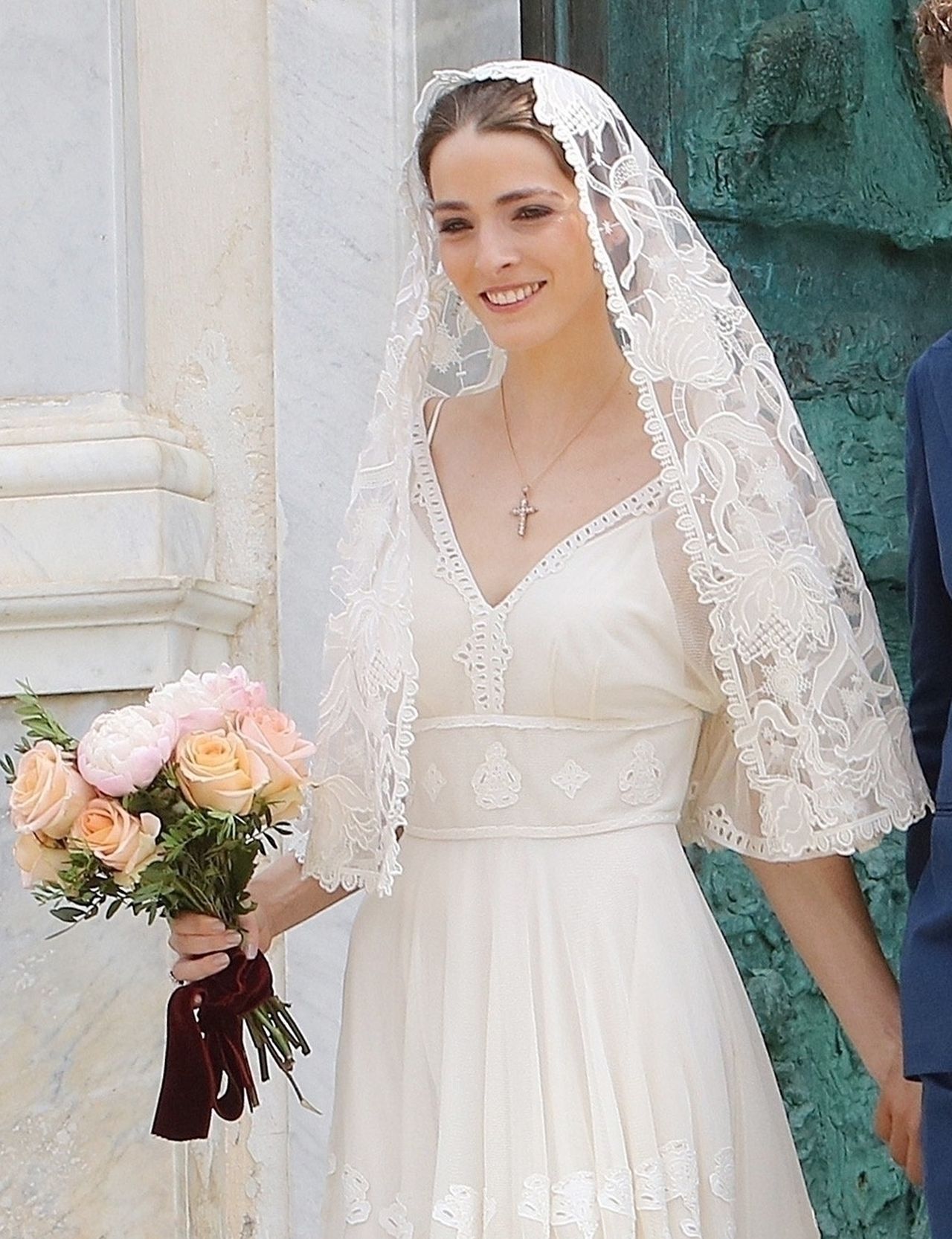 Córka Anny Wintour, Bee Shaffer, w skromnej sukni ślubnej (ZDJĘCIA)