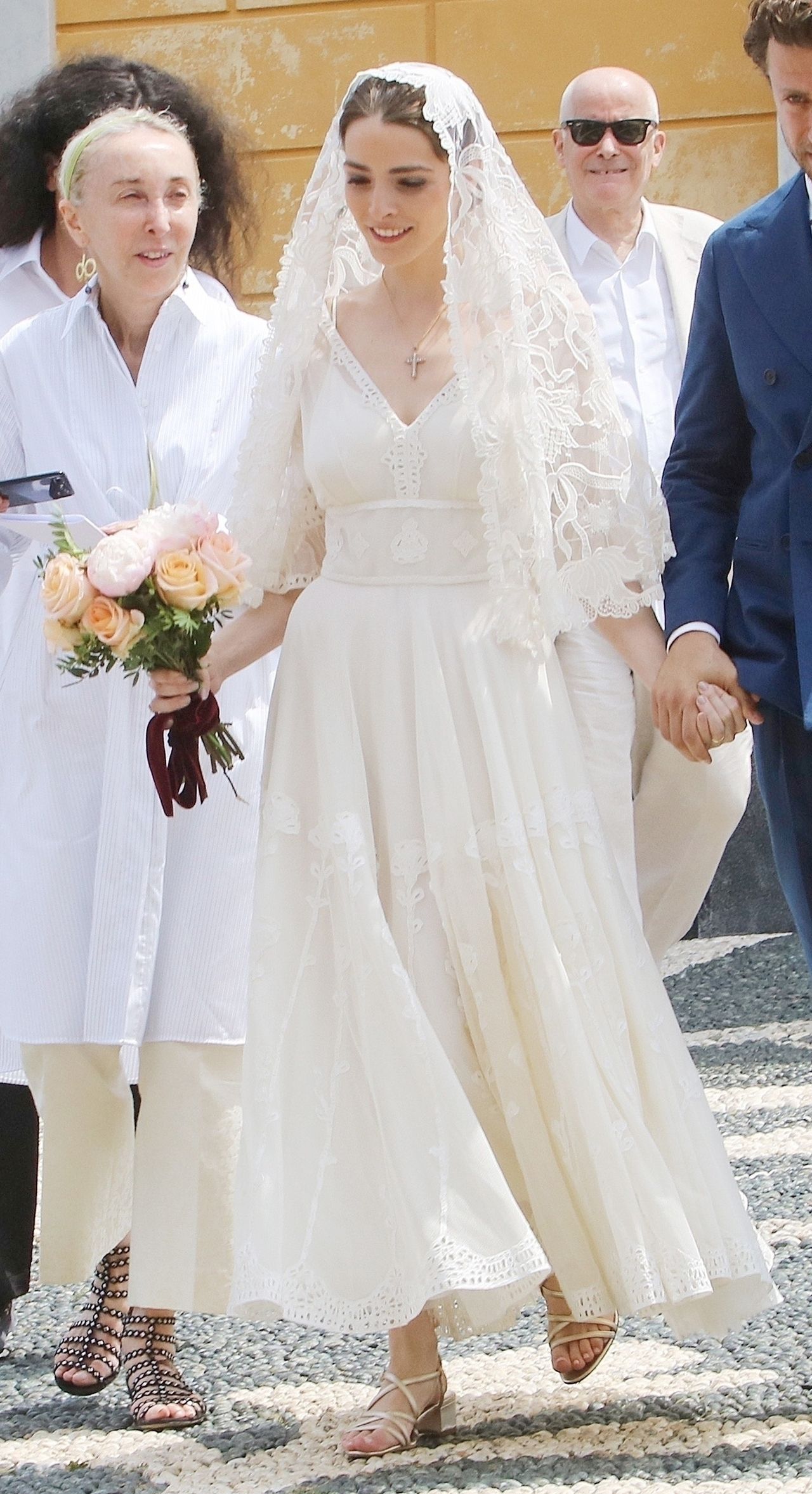 Córka Anny Wintour, Bee Shaffer, w skromnej sukni ślubnej (ZDJĘCIA)