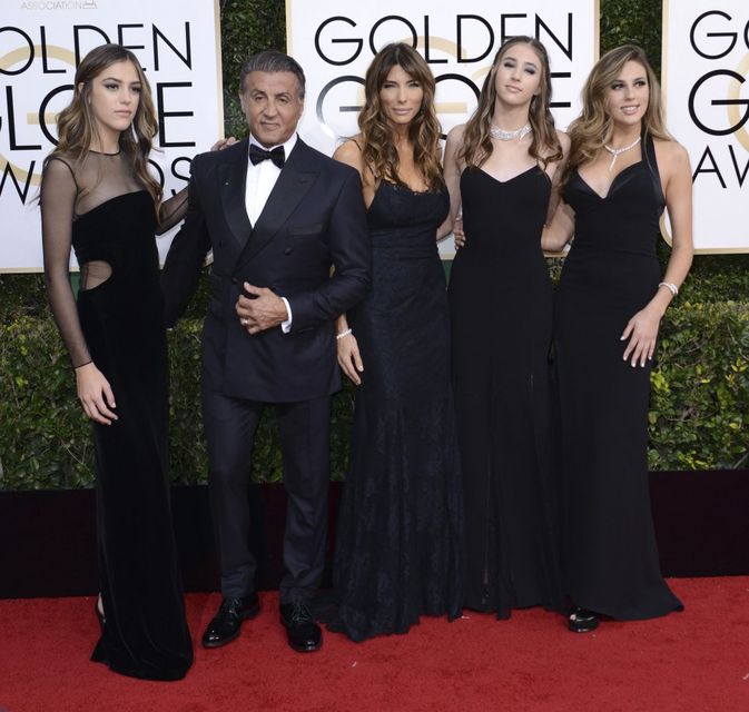Córki Sylvestra Stallone na czerwonym dywanie podczas gali Złotych Globów (FOTO) Córki Sylvestra Stallone na czerwonym dywanie podczas gali Złotych Globów (FOTO)