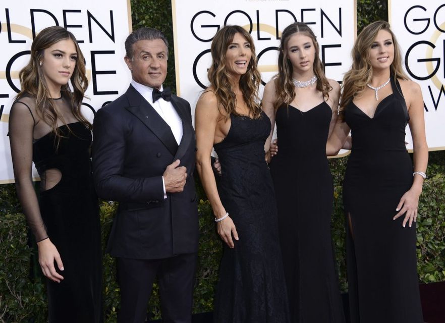 Córki Sylvestra Stallone na czerwonym dywanie podczas gali Złotych Globów (FOTO) Córki Sylvestra Stallone na czerwonym dywanie podczas gali Złotych Globów (FOTO)