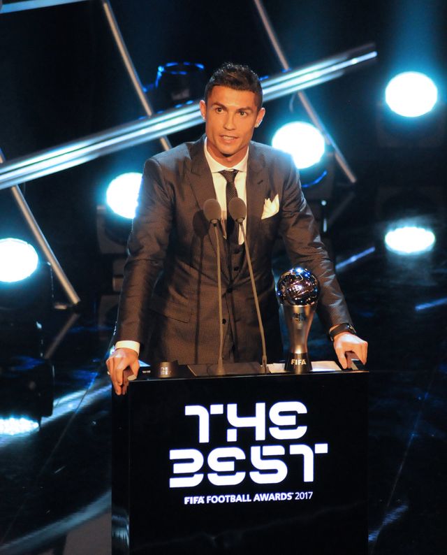 Georgina Rodriguez z Cristiano Ronaldo - najlepszym piłkarzem FIFA (ZDJĘCIA)