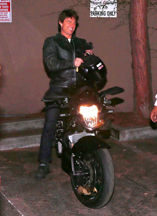 Tom Cruise lansuje się na vyrusie (FOTO)