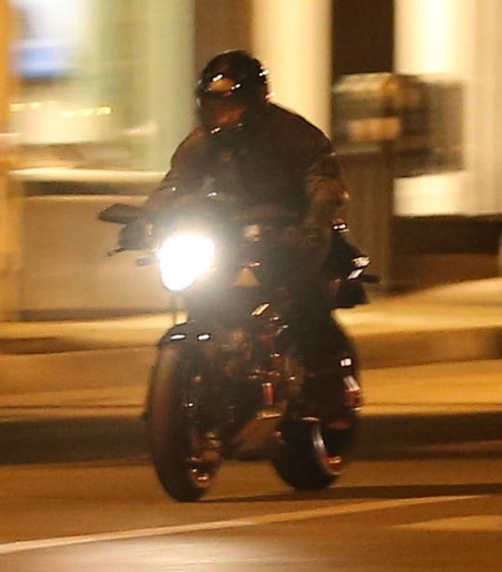 Tom Cruise lansuje się na vyrusie (FOTO)