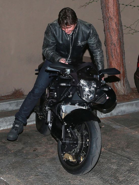 Tom Cruise lansuje się na vyrusie (FOTO)