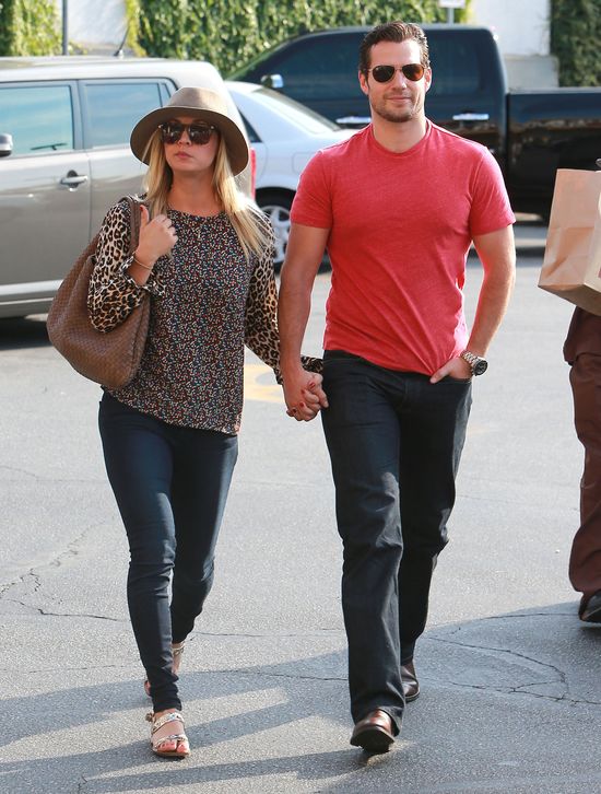 Kaley Cuoco przyznała, że jej związek z Cavillem to ustawka?