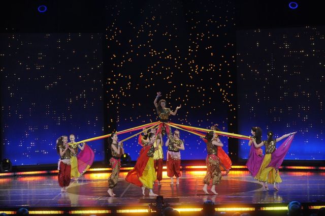 Liszowska płacze na bollywoodzkim występie [VIDEO]