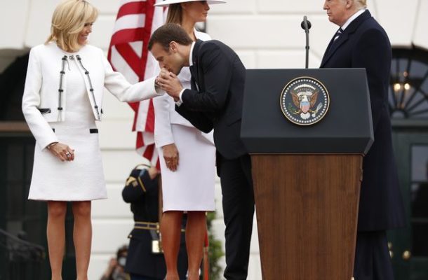 Melania Trump i Brigitte Macron całe w bieli (ZDJĘCIA)